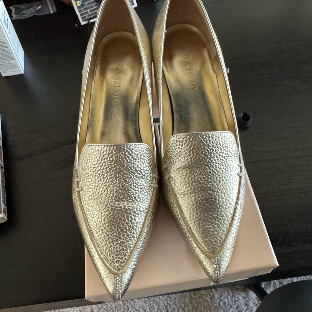 Ivanka Trump Gold Textured Loafers Baina new